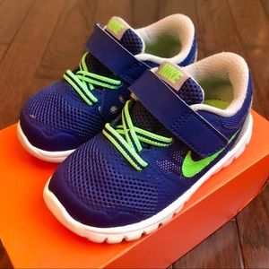 Nike Toddler Flex 2015 Run Sneakers